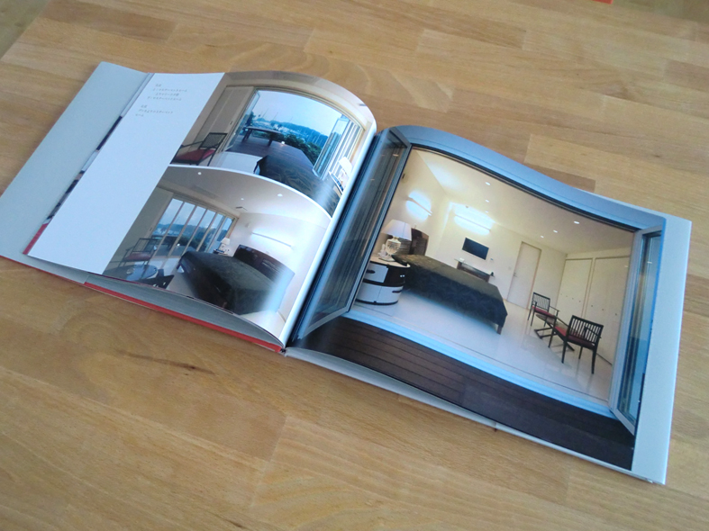 Red and White house / Photograph book