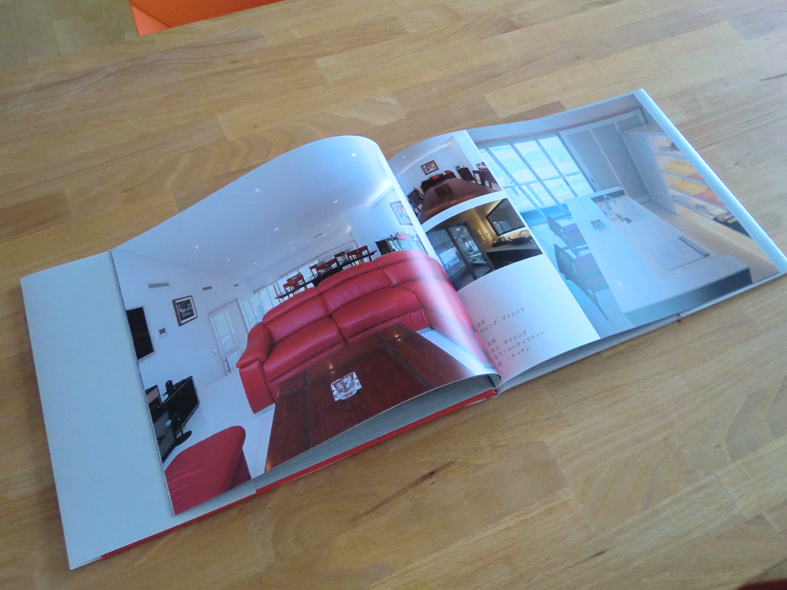 Red and White house / Photograph book
